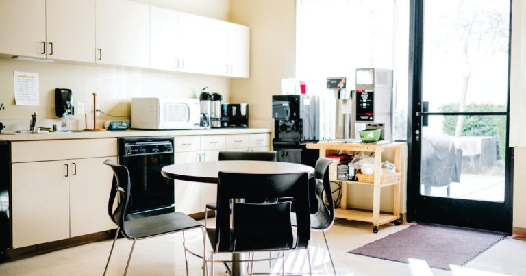 Cabinet Refinishing Vs. Replacement What Jacksonville Homeowners Need To Know