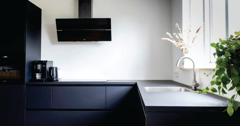 Choosing The Right Finish For Your Cabinet Refinishing In Jacksonville