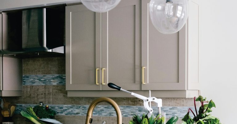 Expert Cabinet Refinishing Tips For Jacksonville Homeowners