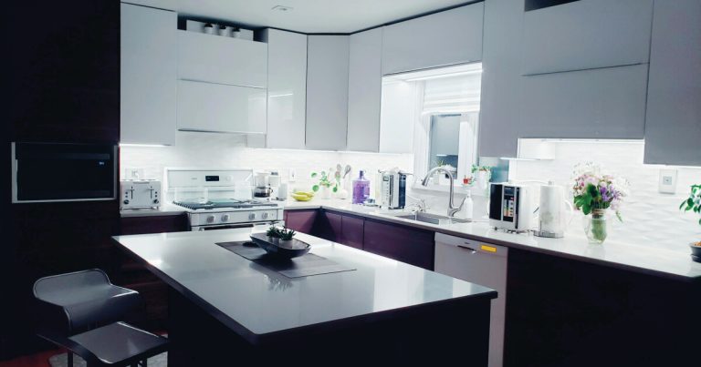Blog 7 Kitchen Cabinet Refinishing Vs. Replacement What Jacksonville Homeowners Should Know